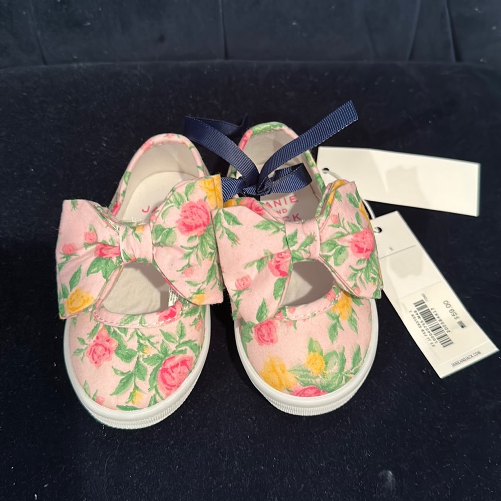 Janie and Jack pink floral bow sneaker - NWT